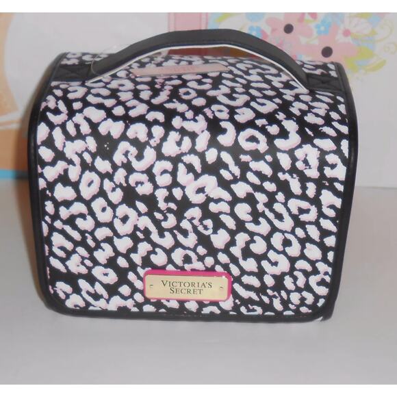 Victoria's Secret Other - Victoria’s Secret Hanging Cosmetics Case